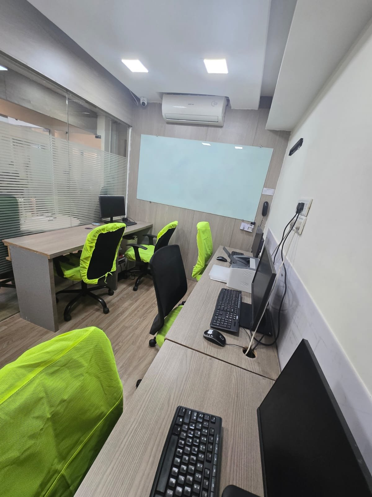 Saki Naka Metro Station: